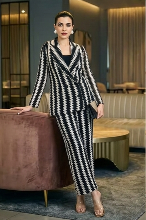 Women’s Black Zig-Zag Printed Co-Ord Set with Jacket